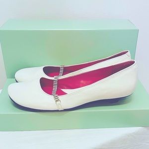 Gianni Bini White Leather Kitten Heels Faux Crystal Straps With Box Size 6.5